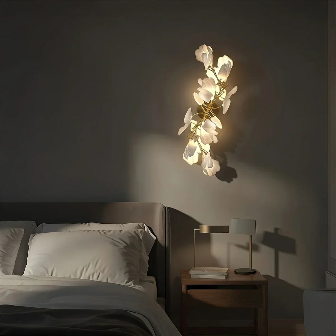 Iluminación decorativa con aplique floral de pared, luz ambiental para cualquier habitación.