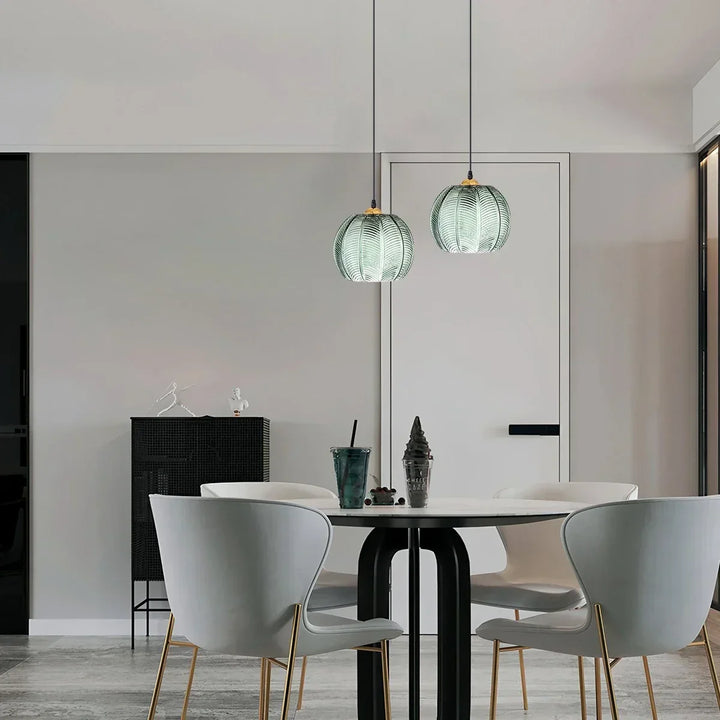Lámpara Aalin colgante de diseño hojas, cristal esmerilado. Iluminación decorativa para comedor y sala de estar.