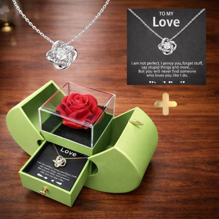 Sorprende con esta caja de joyería romántica, manzana con rosa eterna. Ideal para San Valentín y aniversario.