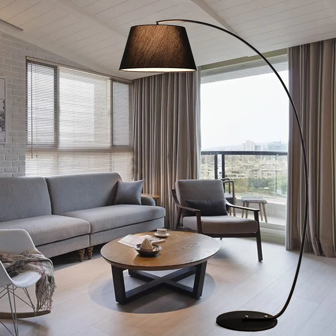 Lámpara de pie moderna con arco, luz ambiental funcional para oficina o sala, base estable.