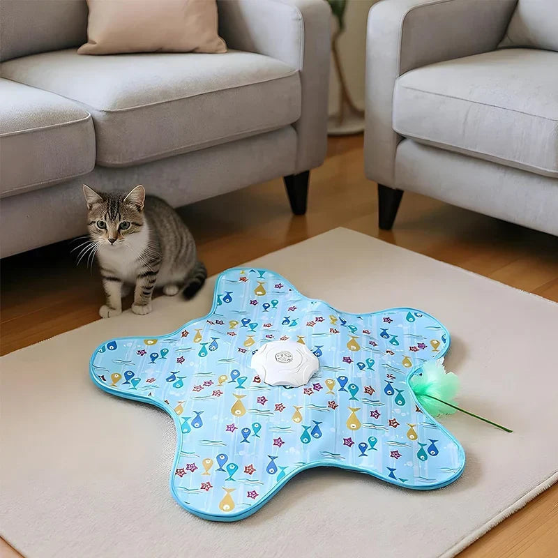 Juguete interactivo auto-recargable para gatos con sensor de movimiento y plumas, asegura diversión, ejercicio y estimulación.