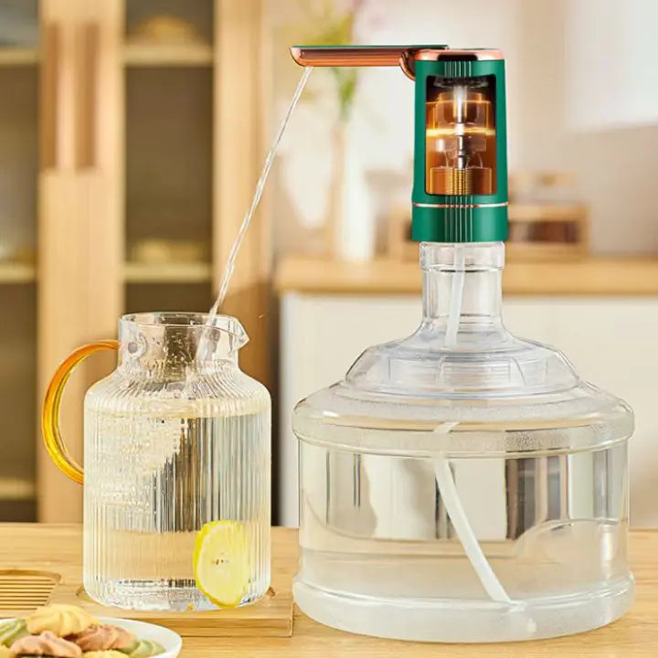 Dispensador de agua potable automático USB-C. Bomba de botella recargable sin esfuerzo, perfecta para camping.