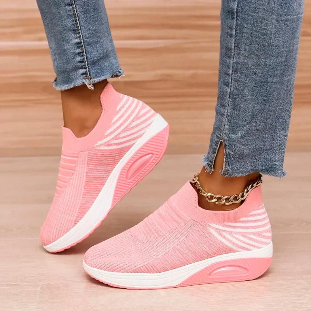 Vista lateral de zapatos ortopédicos IMA mujer. Diseño moderno, confort y soporte para pies. Ideal para estilo diario.