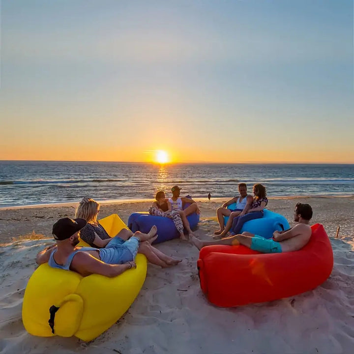 Colchón de aire hinchable, ideal como tumbona portátil para camping y exterior. Relajación garantizada.