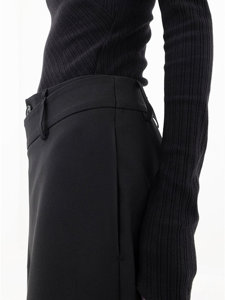 Pantalón de moda fluido de mujer, pierna ancha, diseño cruzado, estilo elegante y casual.
