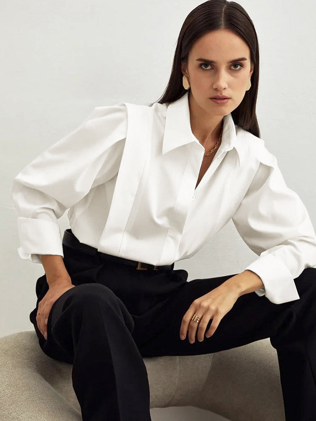 Camisa clásica de botones para mujer, manga larga, ideal para confort diario y estilo versátil.