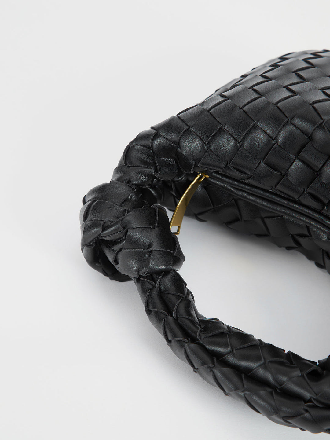 Bolso de mano trenzado chic para mujer, ideal para estilo primaveral y veraniego. Accesorio elegante y diario.