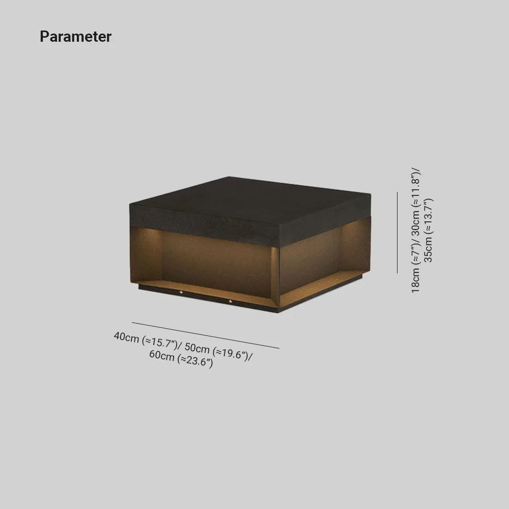 Lámpara solar LED cálida para camino. Diseño cuadrado moderno y eficiente, ideal para patios.