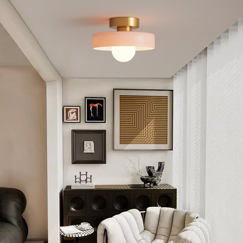 Iluminación interior LED redonda y regulable. Luminaria moderna para sala, pasillo o dormitorio.