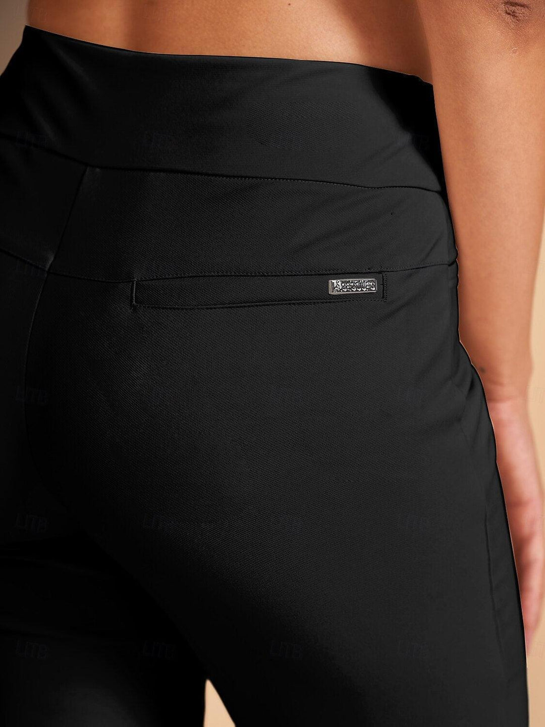 Pantalones rectos elásticos para mujer, con bolsillos traseros, estilo y comodidad.