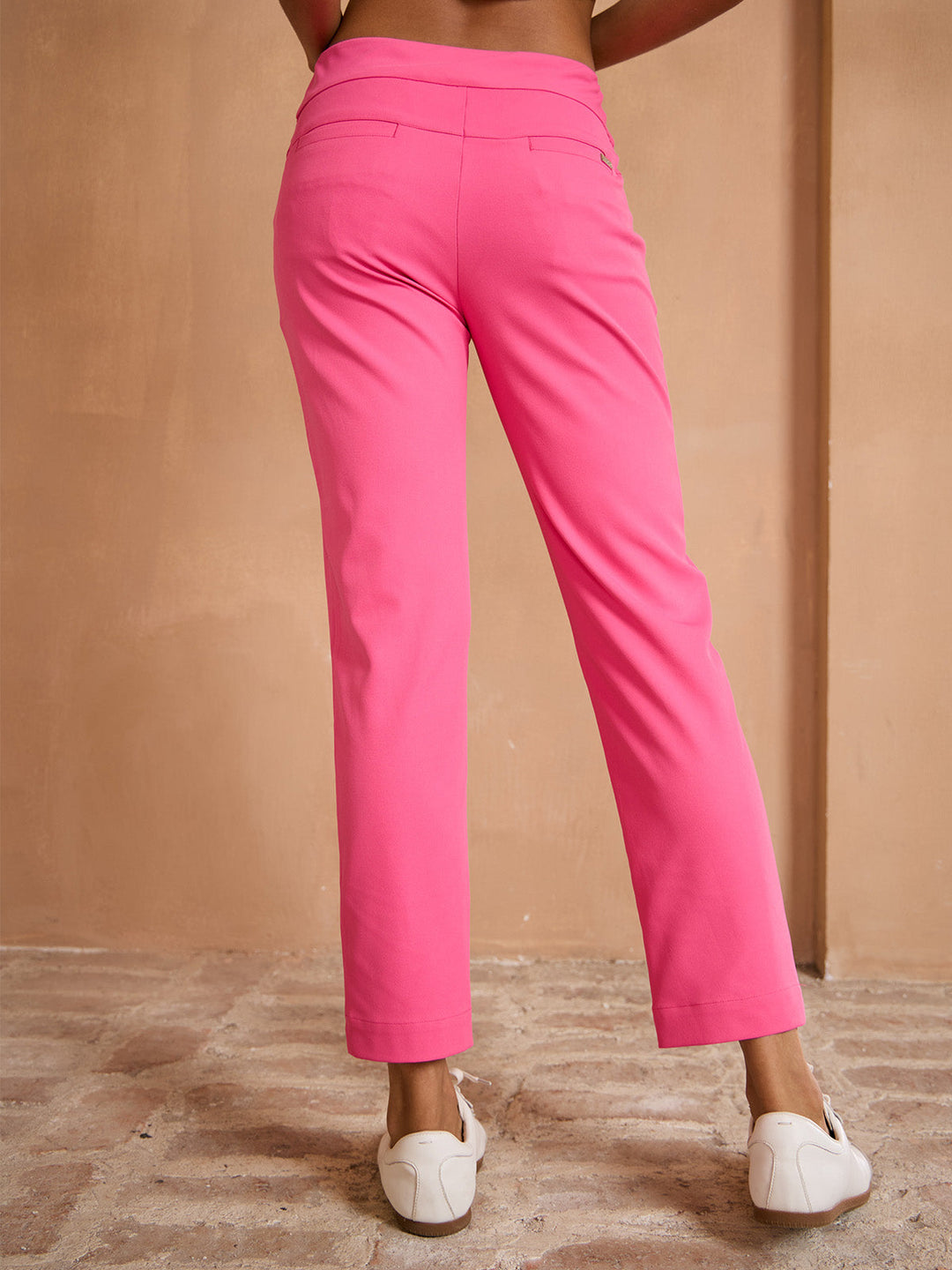 Pantalones de mujer versátiles, rectos, elásticos y con bolsillos, para cualquier estación.