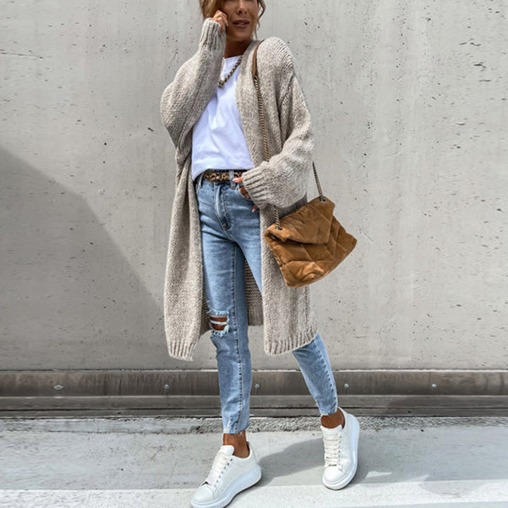 Cárdigan largo clásico mujer, elegante y cómodo. Prenda versátil para otoño e invierno.