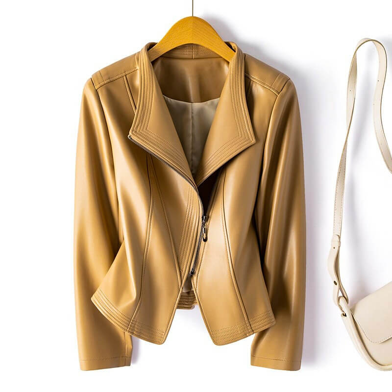 Chaqueta moderna efecto piel para mujer. Ideal para un look urbano, casual y desenfadado.