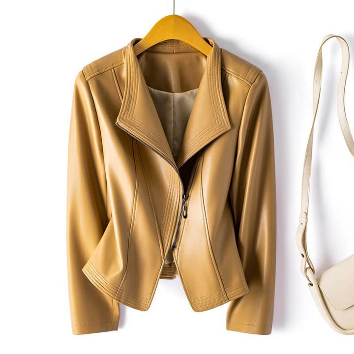 Chaqueta moderna efecto piel para mujer. Ideal para un look urbano, casual y desenfadado.