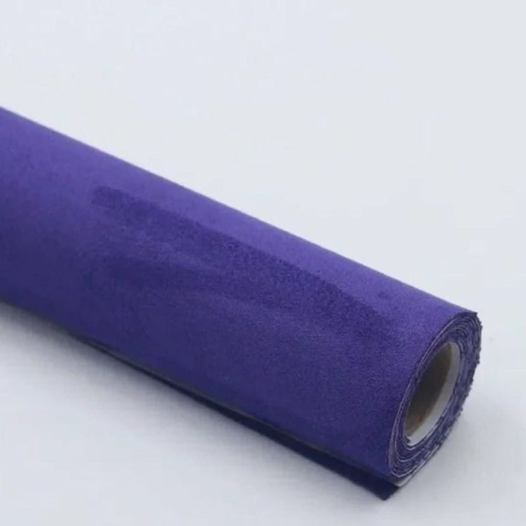 Rollo de terciopelo autoadhesivo para decoración moderna y elegante, transforma muebles y paredes con facilidad.