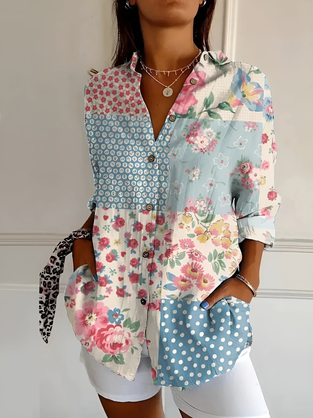 Blusa de mujer con estampado floral, manga larga, cómoda para primavera y estilo casual. Ropa femenina.