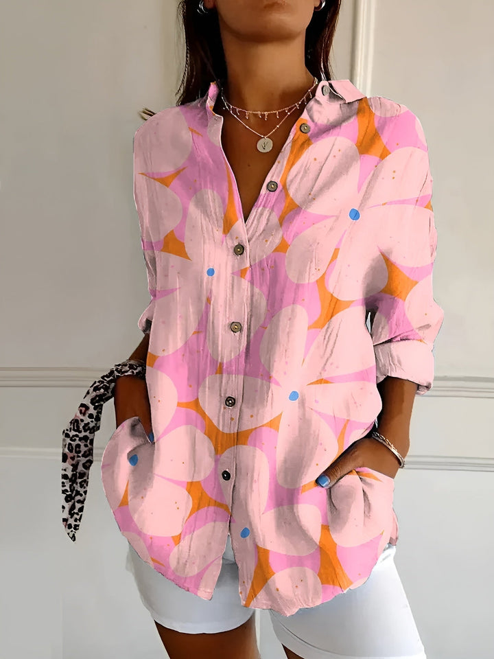Blusa de manga larga floral para mujer, ideal para estilo relajado y casual. Moda femenina cómoda.