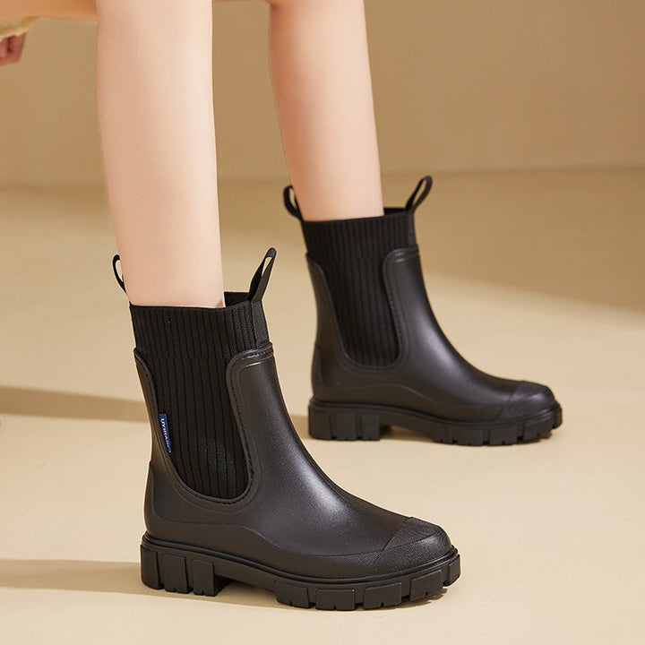 Estilosos botines Chelsea de goma para mujer, ideales como calzado de invierno y para días de lluvia.