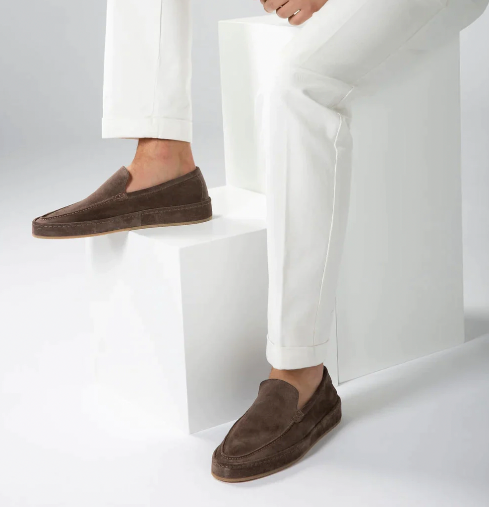 Calzado de hombre, mocasines elegantes y modernos, ideales para look casual de verano.