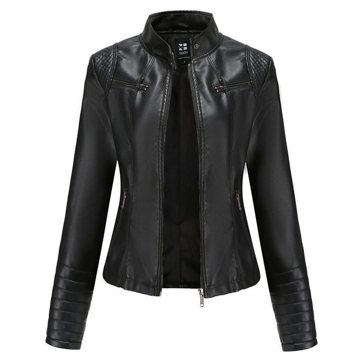 Chaqueta elegante mujer, mangas acanaladas. Diseño moderno, moda femenina. Prendas de otoño.