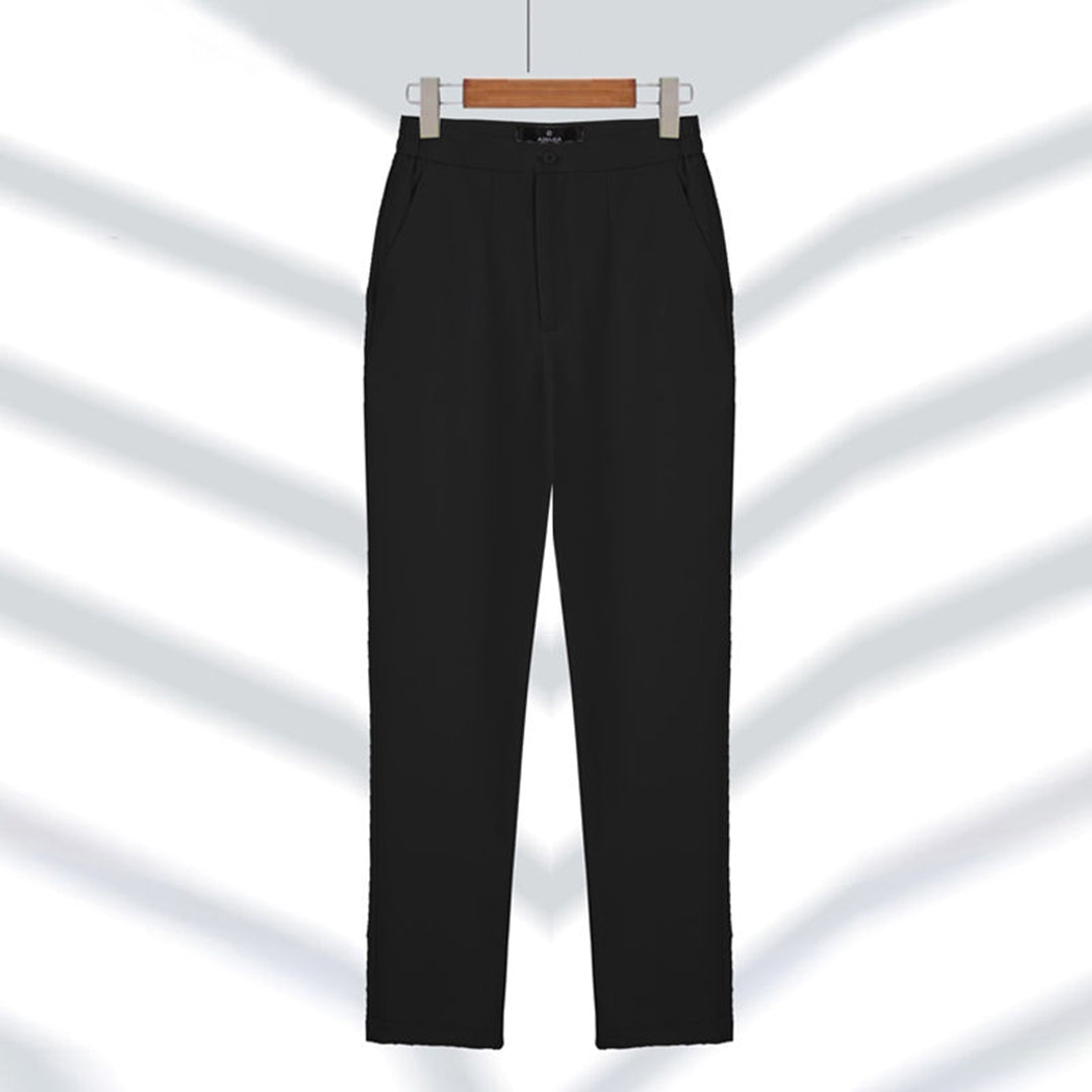 Conjunto formal de negocios para mujer. Diseño sofisticado, ideal para un estilo elegante en la oficina.