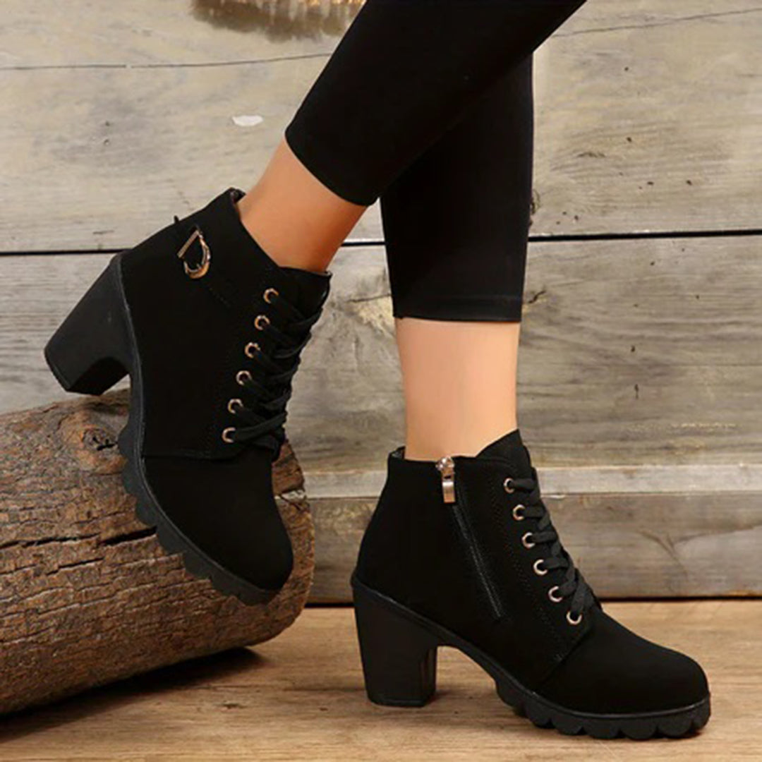 Calzado de otoño/invierno: botines de mujer elegantes con tacón, muy cómodos.