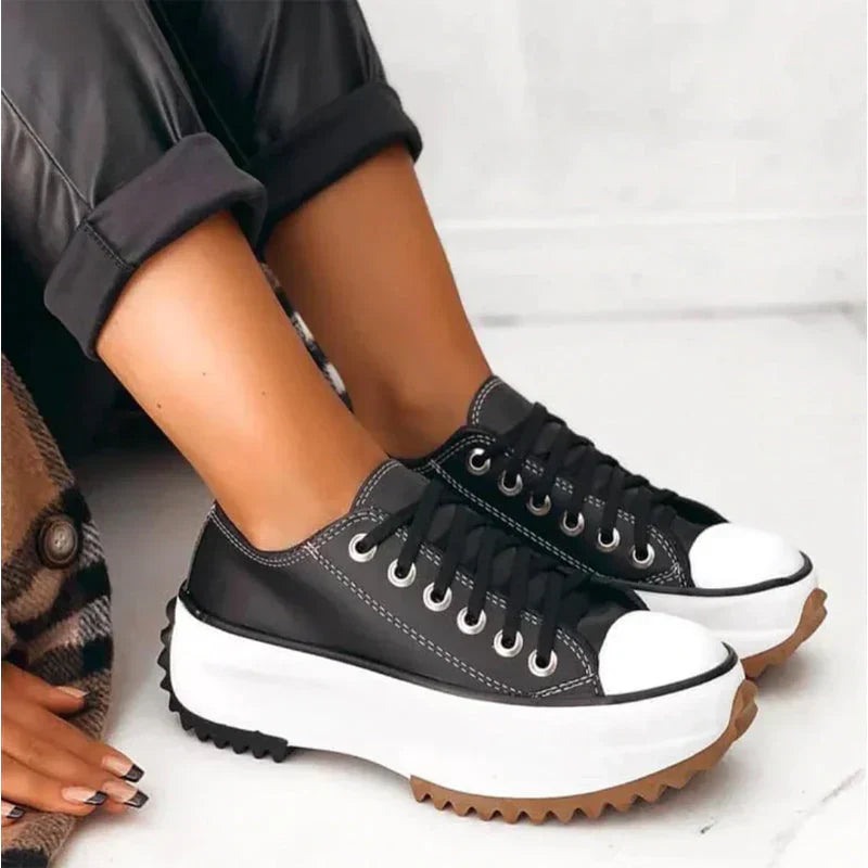 Moda femenina: zapatillas altas con plataforma, sneakers modernas para mujer, estilo casual elevado, confort y diseño contemporáneo.