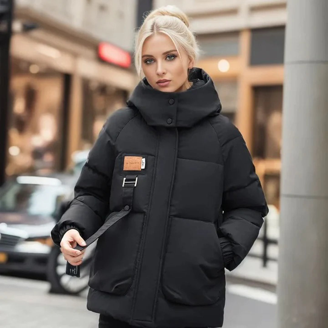 Abrigo impermeable REIKA para mujer, estilo moderno de invierno, perfecto para proteger del frío y la nieve. Moda.