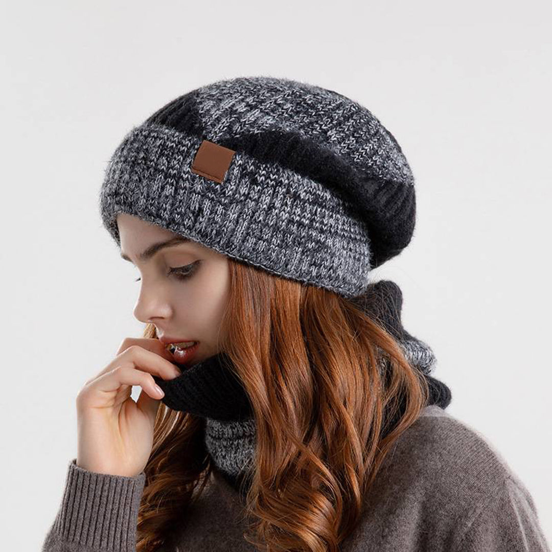 Textura suave del gorro de lana y bufanda de punto para mujer, accesorios de invierno que brindan calidez.