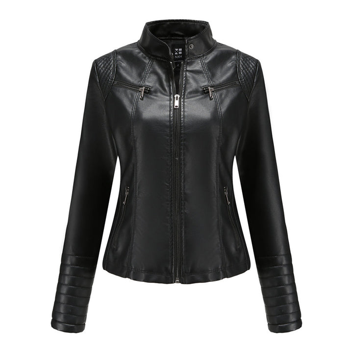 Chaqueta negra elegante mujer, mangas acanaladas, estilo sofisticado. Prendas de otoño/primavera.