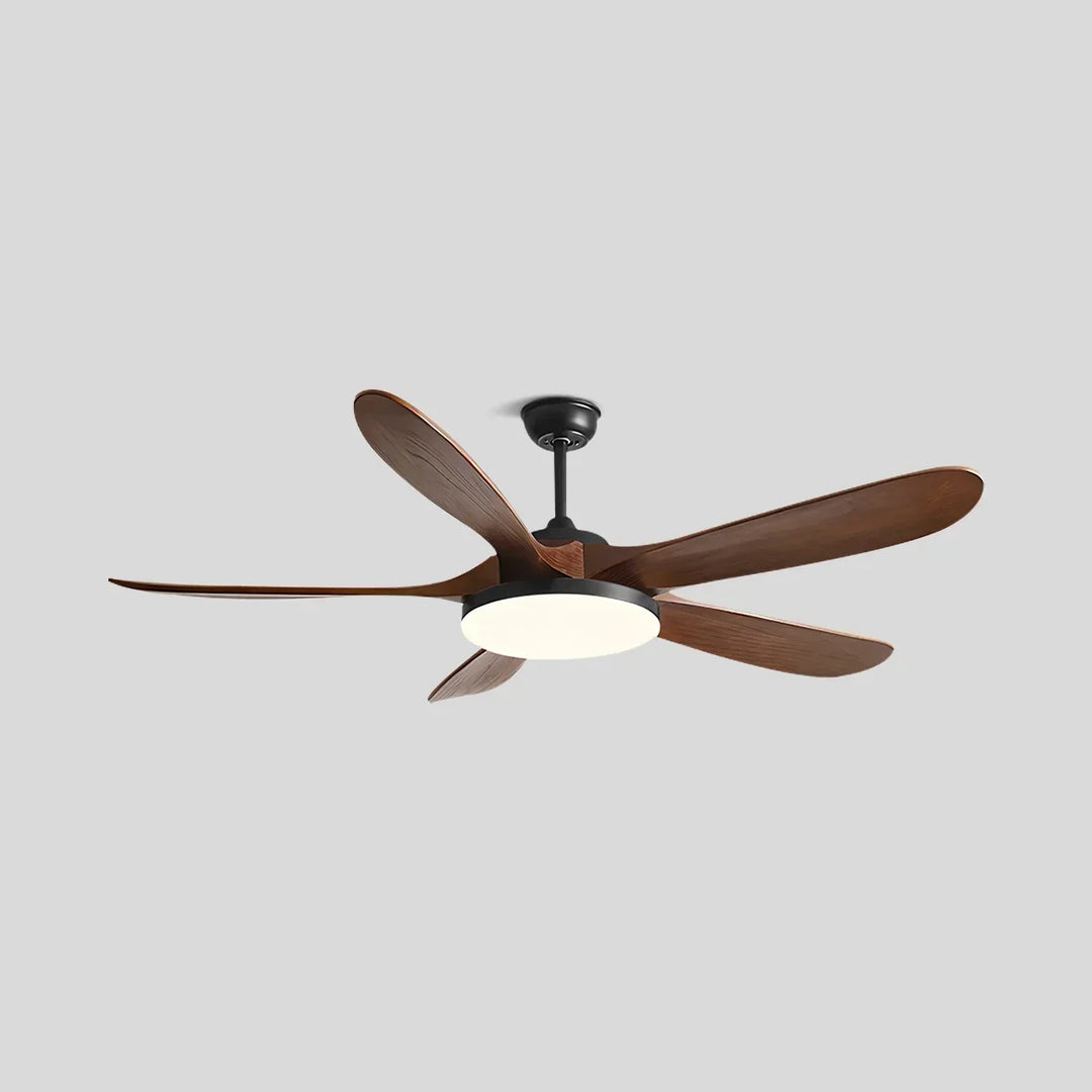 Ventilador de techo con aspas de madera, luz LED, para un hogar moderno.