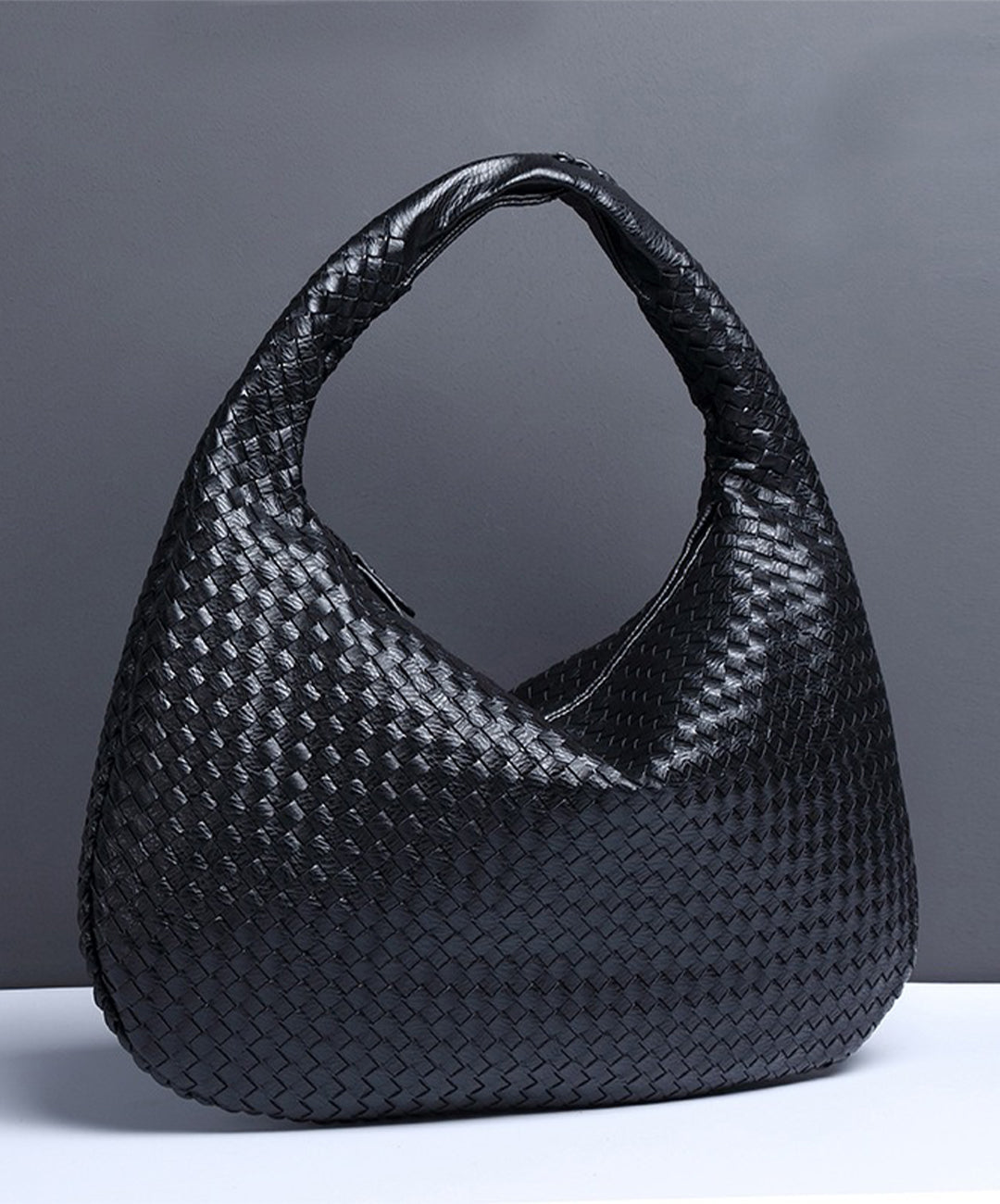 Accesorios: Bolso Hobo rojo para mujer, hombro, cuero vegano texturizado de alta calidad.
