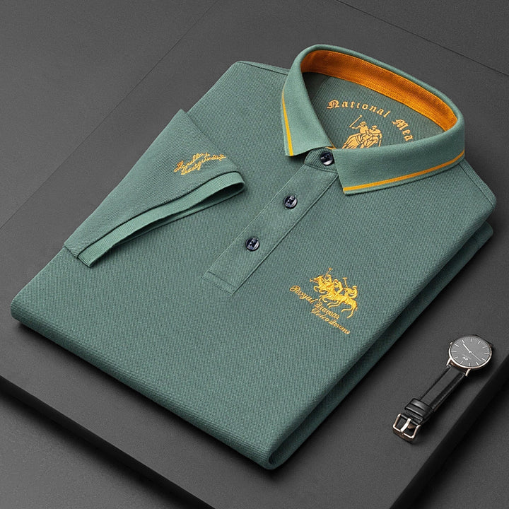 Polo de hombre con bordados, camisa de manga corta para un look de verano elegante y versátil.