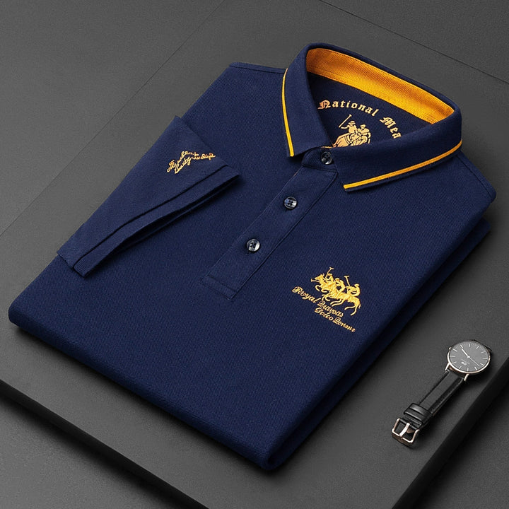 Camisa polo de hombre bordada, de manga corta, versátil para un look casual elegante de moda masculina.