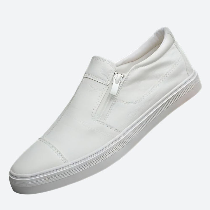 Mocasines de hombre slip-on, confortables y sin cordones para un estilo casual de verano. Moda masculina ligera.