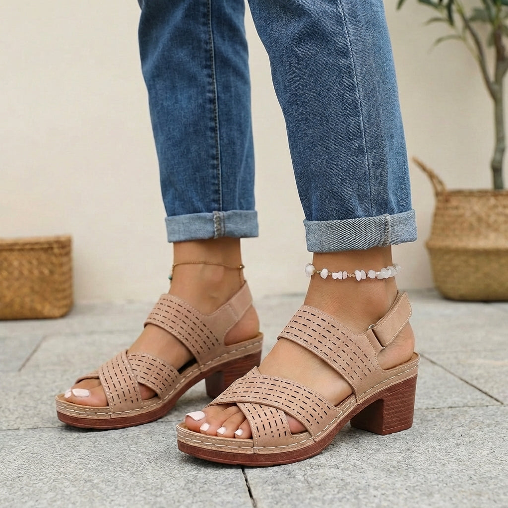 Sandalias plataforma Carmela, diseño cómodo para mujer. Calzado de verano con soporte y estilo.