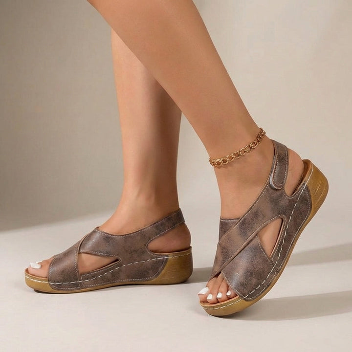 Calzado cómodo: Sandalias de cuña ortopédicas MARBELLA para mujer, perfectas para el verano, con estilo y bienestar.