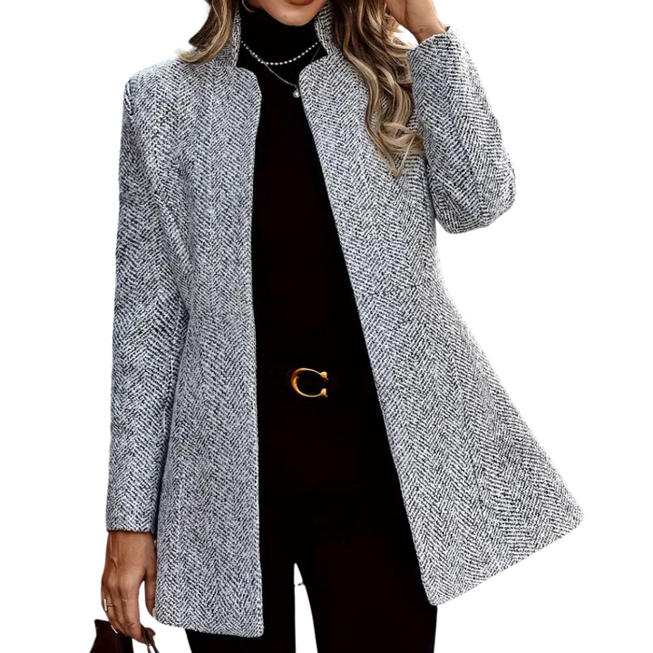 Blazer de oficina para mujer, estilo formal y profesional, esencial en ropa de trabajo femenina.