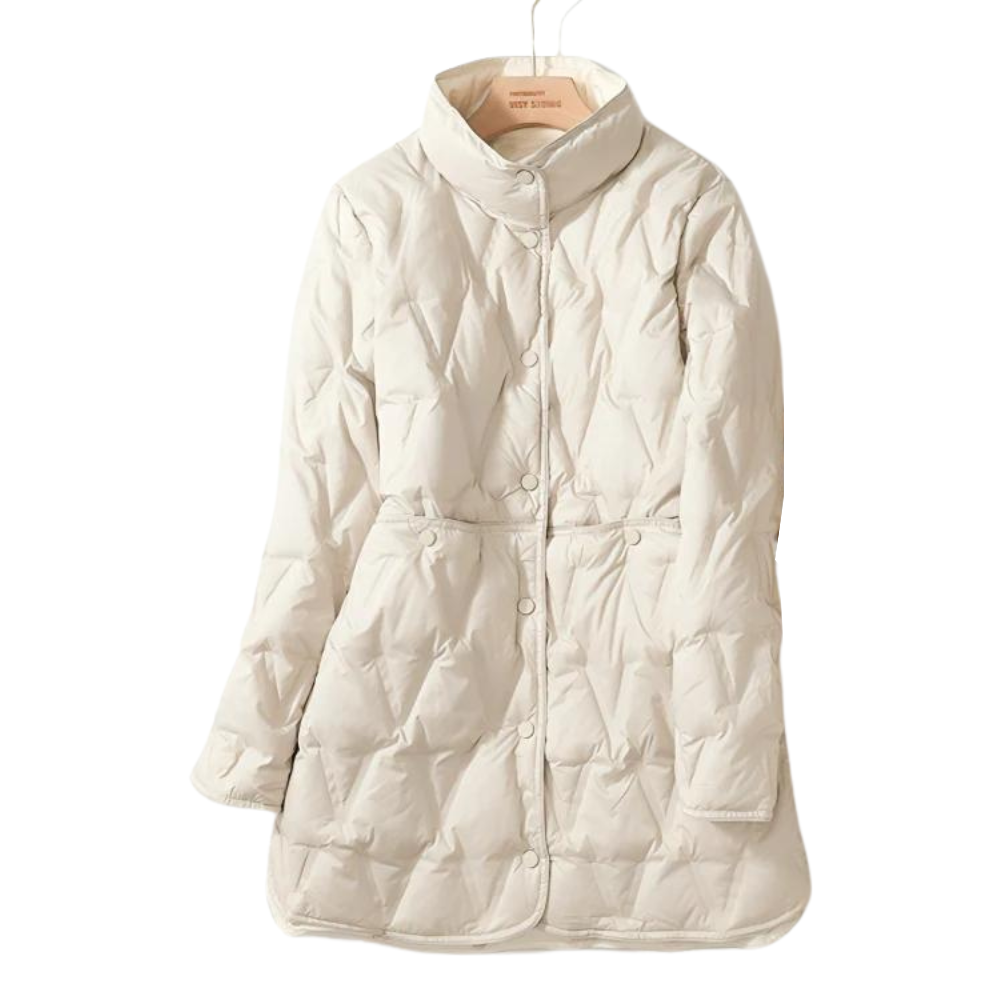 Lujoso abrigo acolchado de mujer, diseño elegante para el invierno. Chaqueta cálida de moda invernal.