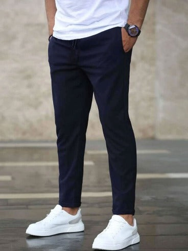 Pantalón casual urbano para hombre, corte ajustado, máxima comodidad.