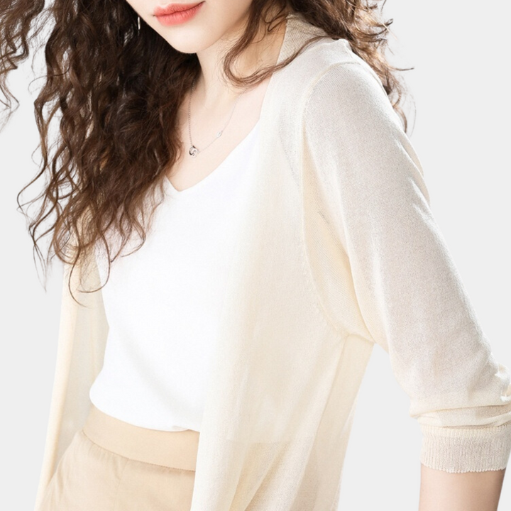 Mujer con chaleco AMARANTA, un toque elegante para tu estilo casual. Ropa versátil para cualquier ocasión.