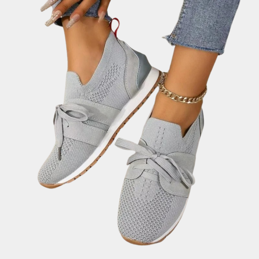 Zapatillas de mujer LIVIA, calzado casual cómodo y versátil para el día a día. Estilo moderno, ideal para primavera.