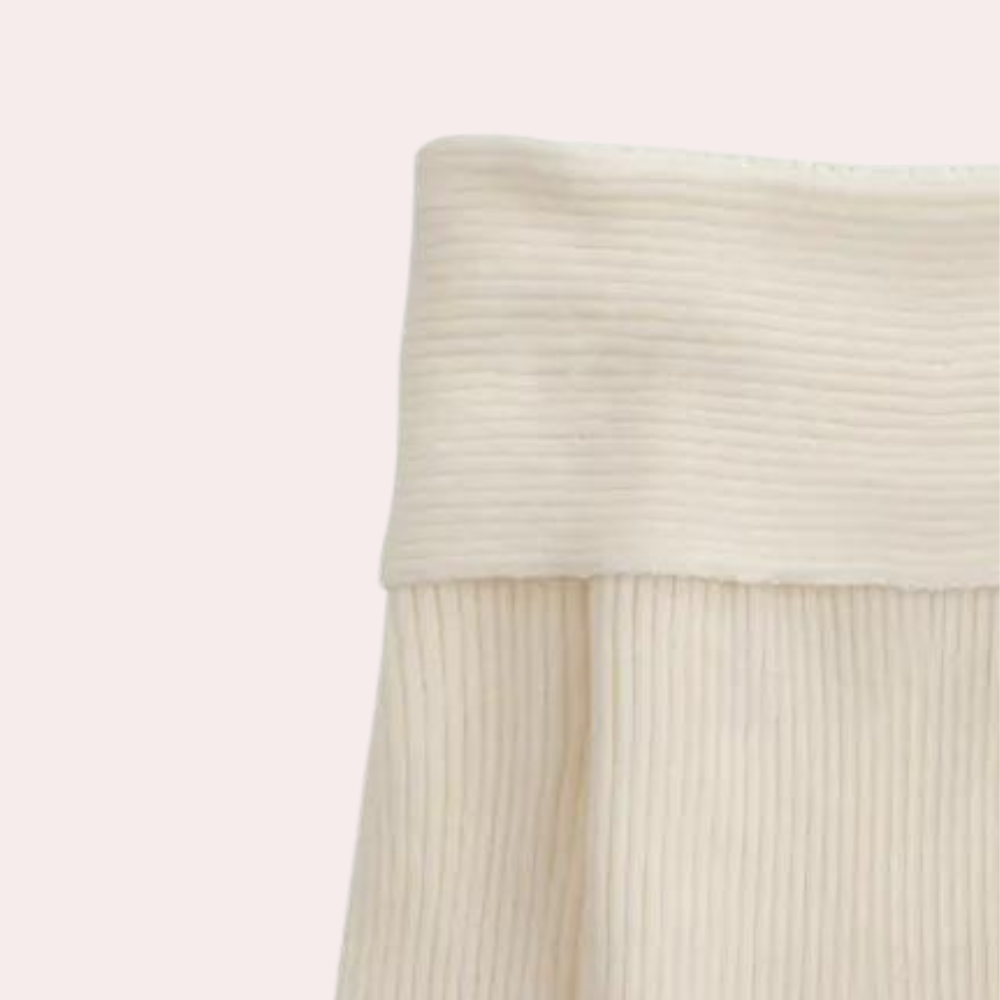 Top de mujer sin hombros, estilo moderno y elegante. Ideal para eventos casuales o veraniegos.