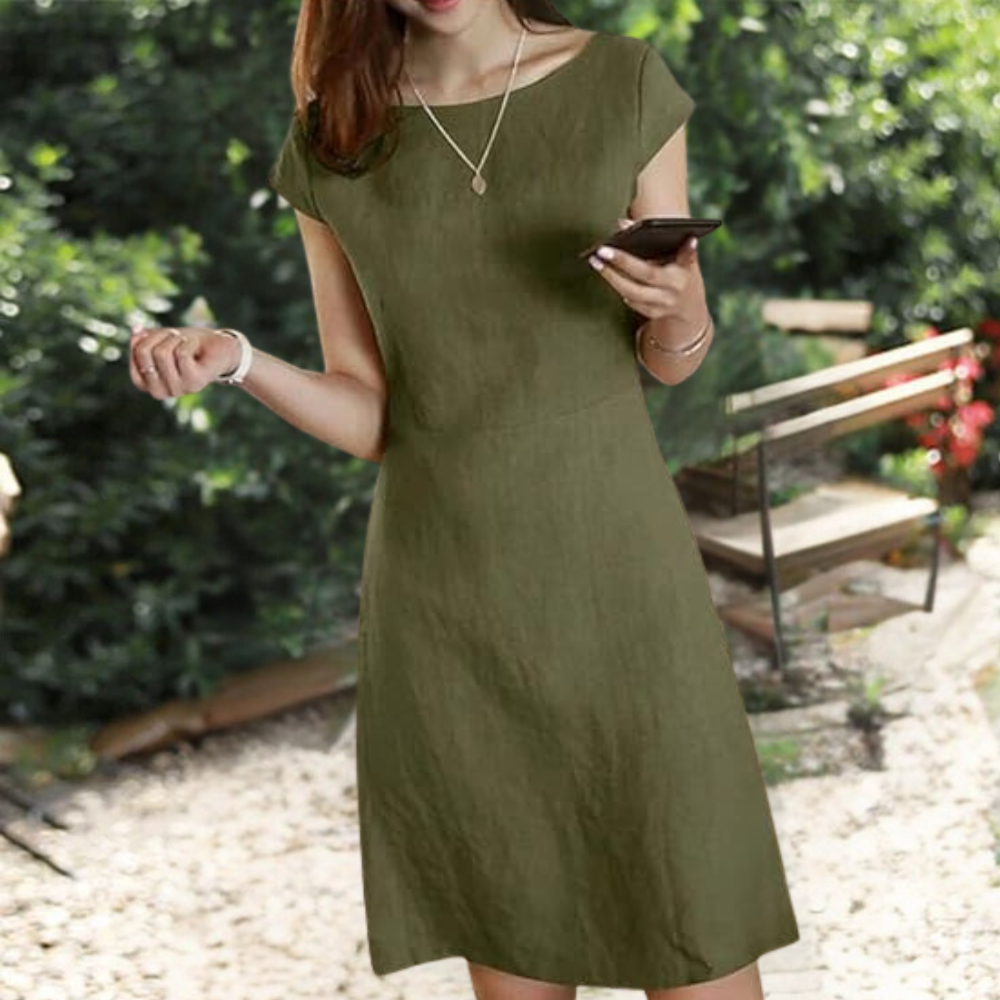 Vestido midi casual de verano para mujer, diseño fresco y cómodo. Moda femenina para días soleados y estilo diario.