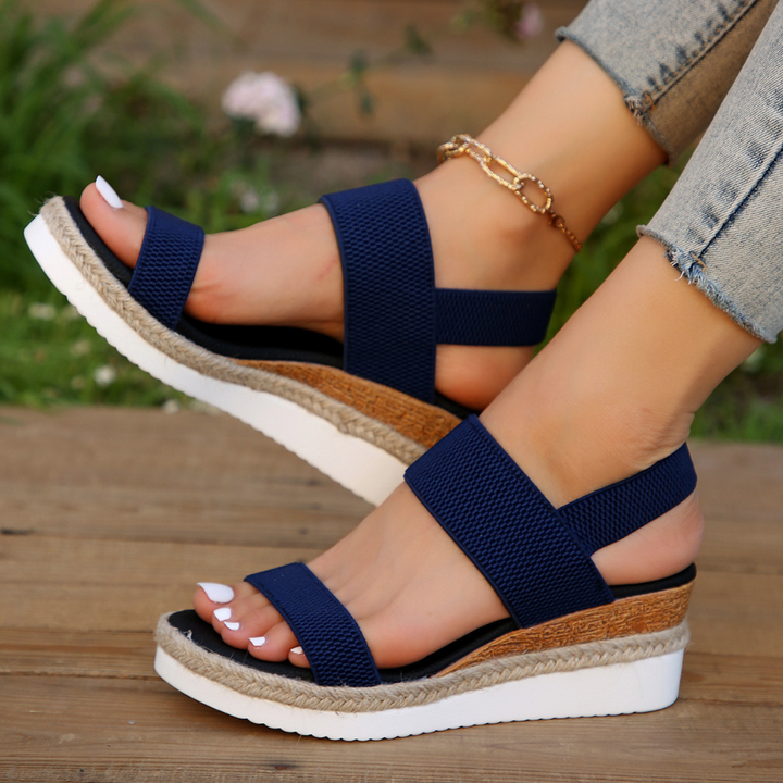 Sandalias de mujer con suela acolchada y tiras ajustables, ideales para máxima comodidad y estilo veraniego.