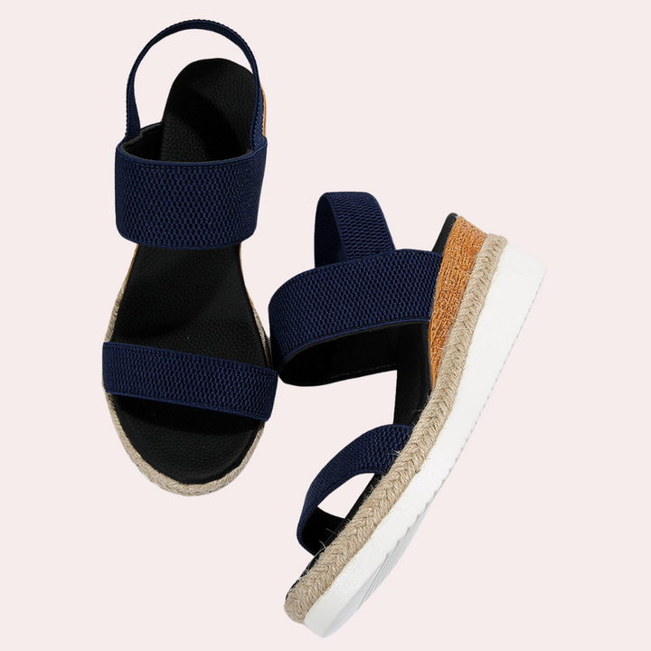 Sandalias de verano para mujer, cómodas y chic, ideales para paseos en la playa o para un outfit casual.