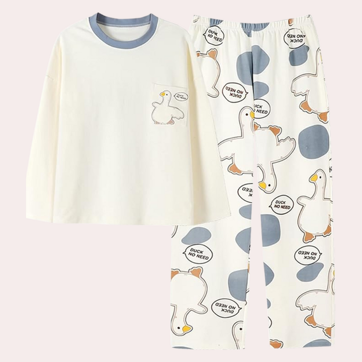 Pijama de mujer suave y cómodo con adorable estampado de patitos. Ideal para descanso y noches acogedoras.