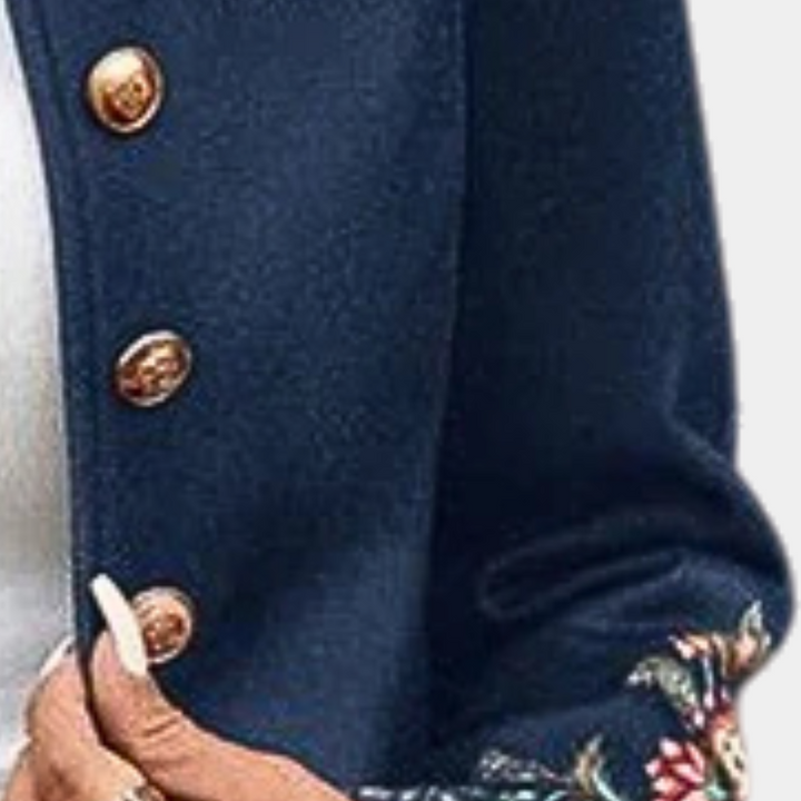 Blazer floral de mujer con diseño distintivo. Chaqueta elegante, perfecta para moda femenina de primavera y otoño.