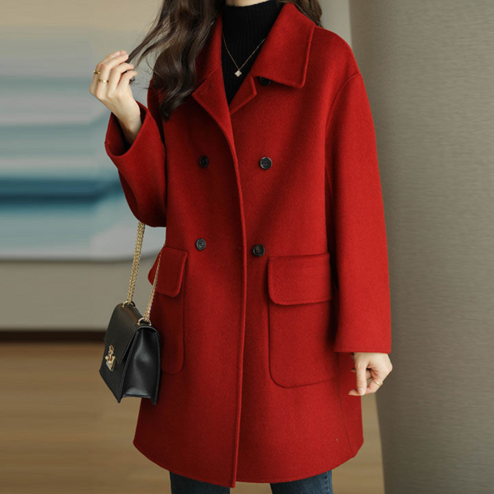 Abrigo de moda femenina, prenda clásica para cualquier ocasión. Estilo sofisticado y atemporal.