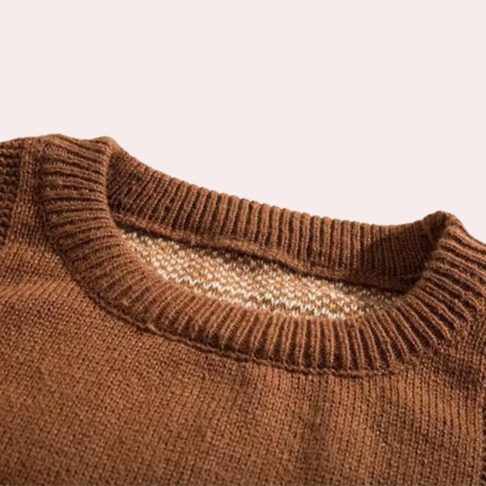 Ropa masculina: jersey holgado y cómodo de invierno, perfecto para un estilo casual diario.
